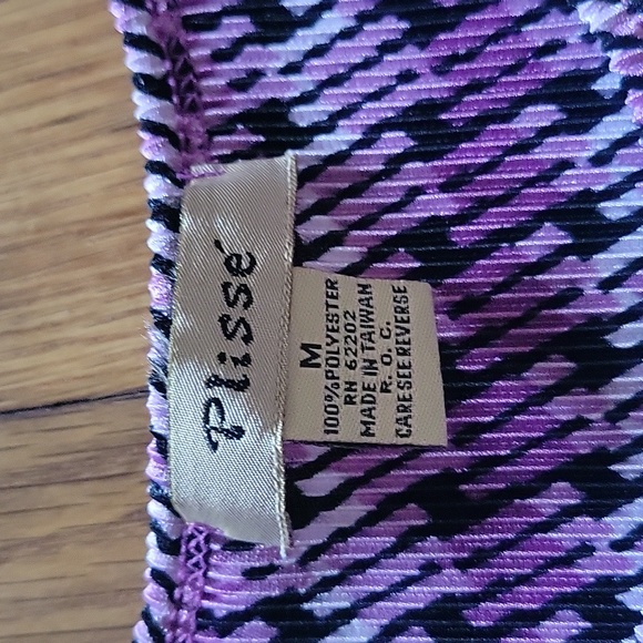 L&X blouse. These are beautiful blouses. - Picture 9 of 12